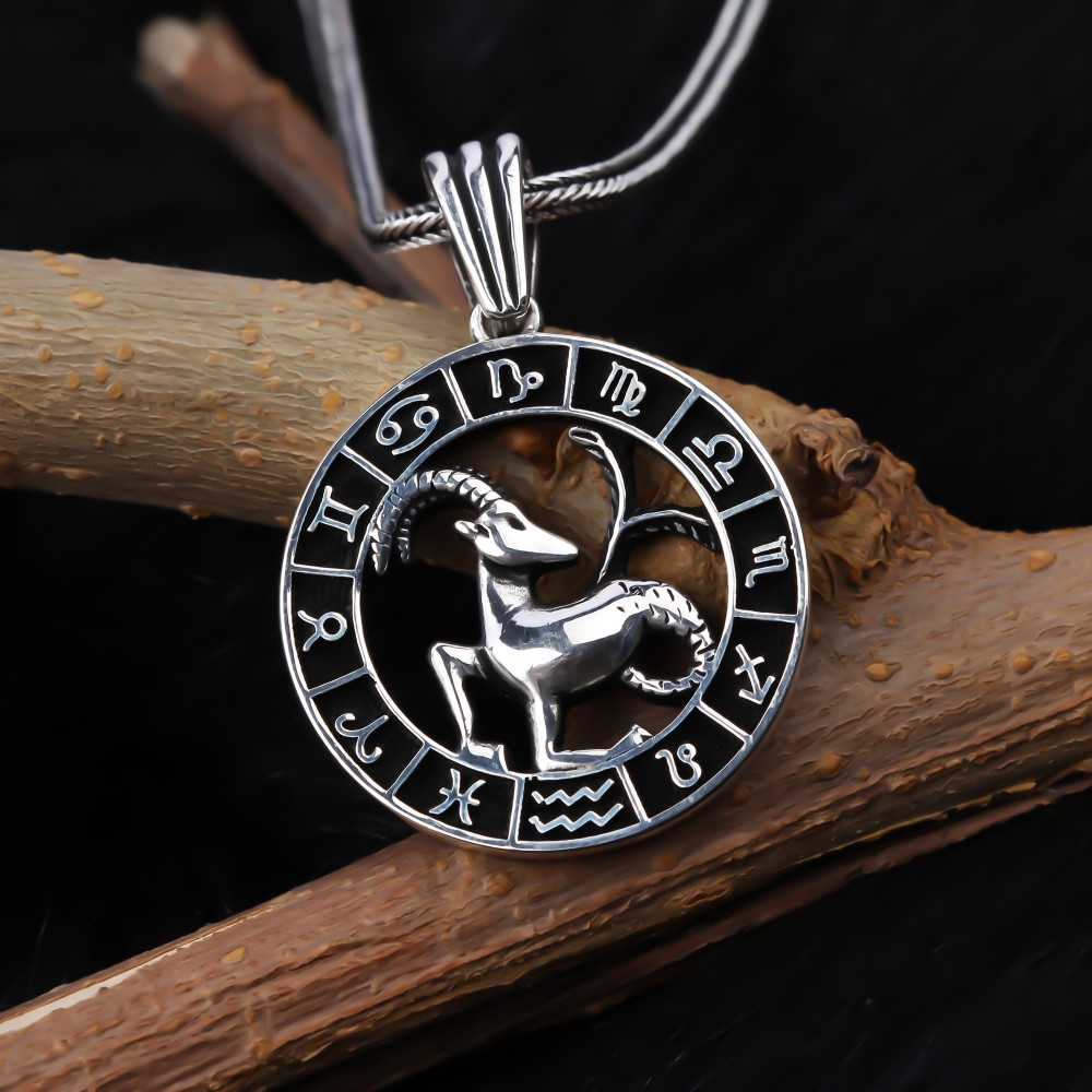 Glorria 925k Sterling Silver Male Capricorn Necklace