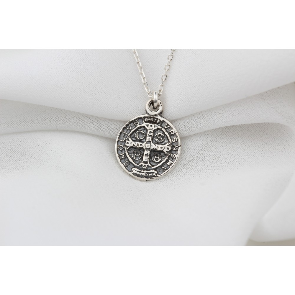 Glorria 925k Sterling Silver Saint Benedict Medal Necklace